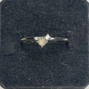 Anillo vintage de plata de ley 925 delicado ópalo y piedra circonita 0,8 gramos talla 8 - Imagen 1 de 3