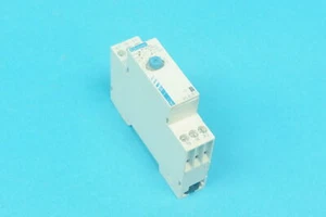 Crouzet 88826115 MAR 1 timer relay 0.1 s - 100 h 24VDC 24-240 VAC 1 CO contact - Bild 1 von 2