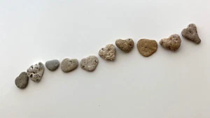 💕10 natürlich herzförmige Strandsteine 0,5-0,75 Zoll Love Rocks Kiesel Kunst Handwerk #V2C - Bild 1 von 14