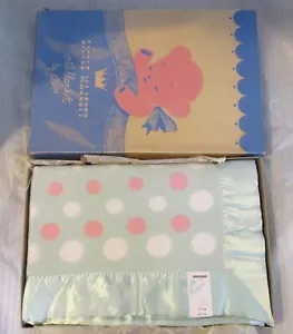 Coperta bambino vintage ""Little Majesty"" a pois finiture in raso scatola originale mai usata - Foto 1 di 9