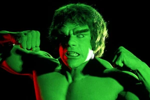 Lou Ferrigno The Incredible Hulk Stretching Getting Mad! 24X18 Poster() - Picture 1 of 1