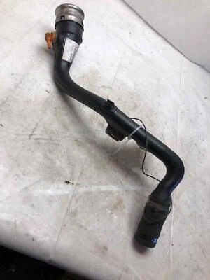 BMW MINI COOPER CLUBMAN 2012 vagón 1,6 L 4 cilindros montaje de cuello de llenado de combustible Foto 1 de 4