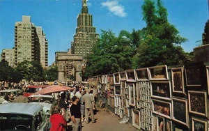 POSTCARD Outdoor Art Gallery, Greenwich Vlg, Washington Arch, Hotel, New York NY - Picture 1 of 2