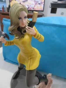 STAR TREK  TOS ~ STARFLEET YEOMAN / SECURITY OFFICER WITH PHASER ~ VGC ~ 20 cm - Picture 1 of 5