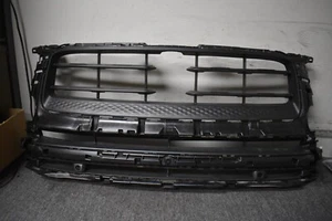 2022-2023 PORSCHE MACAN BASE GRILLE FACTORY OEM - Picture 1 of 13