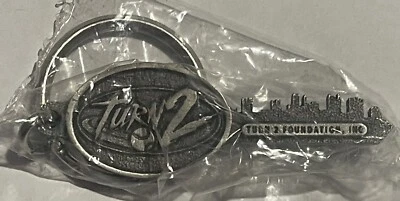 DEREK JETER NY YANKEES TURN 2 FOUNDATION NYC SKYLINE KEY 2.5”PEWTER KEYCHAIN-NEW - Image 1 of 4