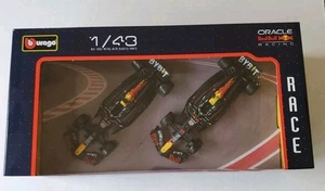 Bburago 1:43 Oracle Red Bull Racing RB/2 Verstappen / Sergio Perez Formula 1 F1 - Picture 1 of 3