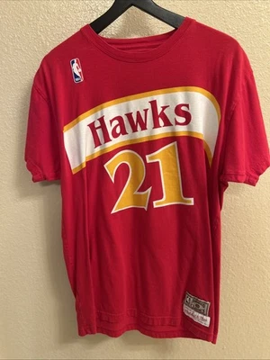 CAMISA MITCHELL AND NESS ATLANTA HAWKS DOMINIQUE WILKINS Número Pequeno - Imagem 1 de 4