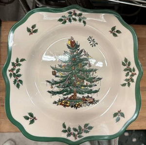 New Spode Christmas Tree 10.5 Inch Scalloped Dinner Plate 1pc. Only - Picture 1 of 3