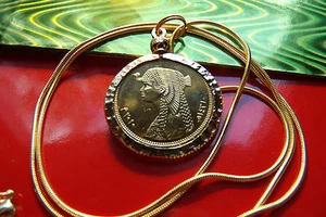 Pharaoh Cleopatra Queen Coin Pendant 24" GF Chain Egypt Gold Plated Nugget Bezel - Picture 1 of 10