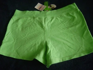Neu mit Etikett STRICKSHORTS 12/14 Größe hellgrün Farbe weich 95 % Baumwolle + 5 % Elasthan - Bild 1 von 2