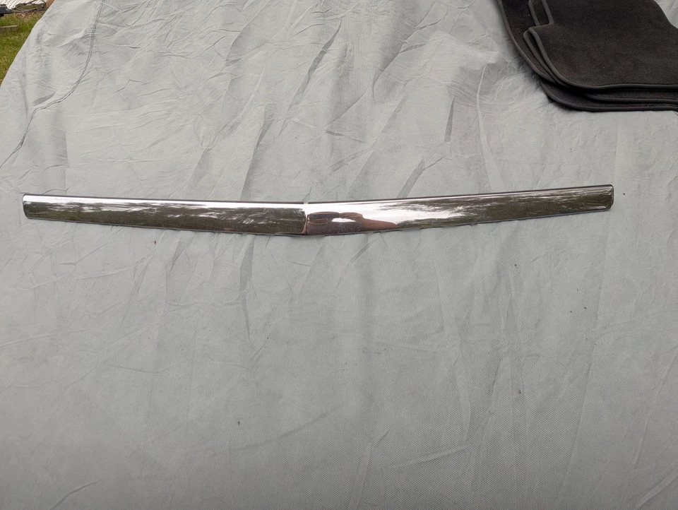 Cadillac Escalade 2002-2006 capó acabado cromado  Foto 1 de 4