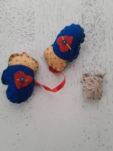 Antique Pin Cushion Lot Small Pin Cushions Mittens and Pillow - Picture 1 of 12