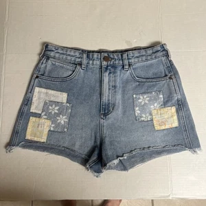 Women's Wrangler x Billabong Floral Patchwork Shorts Denim Cut Offs - Size 29 - Picture 1 of 10