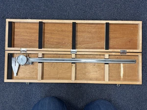 24" AEROSPACE STAINLESS HARDENED DIAL CALIPER W/ WOODEN CASE 0.001" ACCURACY - Picture 1 of 16