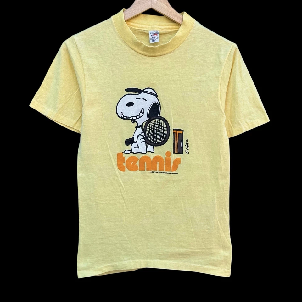 Camiseta Tenis Hanes Snoopy Años 70 De Colección Amarilla Talla Pequeña Hecha en EE. UU. Cacahuetes Foto 1 de 4