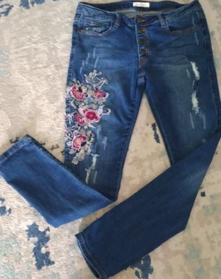 Machine Nouvelle Mode Skinny Distressed Embroidered Jeans Womens Size 31 (11)Y2K - Image 1 of 4