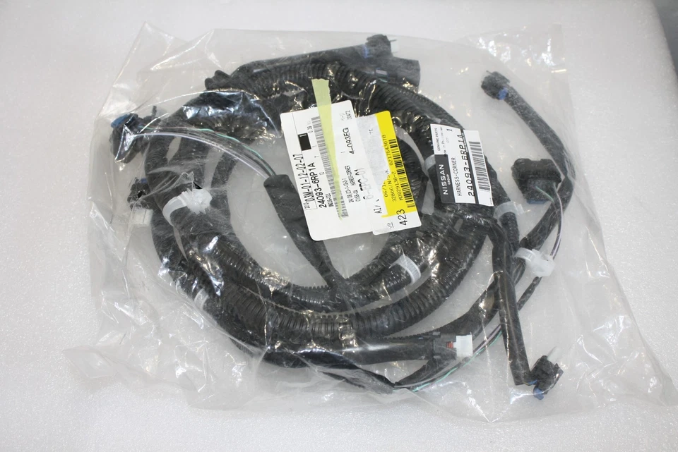 NEW GENUINE NISSAN X-TRAIL T33 REAR CORNER SENSOR WIRING LOOM 240936RP1A - Image 1 of 3