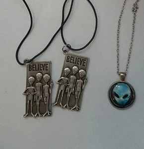 Vintage Alien Pendants - Picture 1 of 4