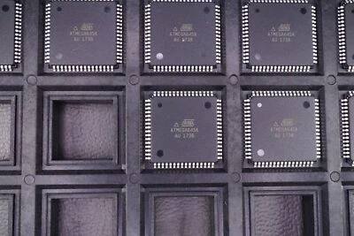 Microchip Atmel 8 bits ATMEGA645A-AU RISC AVR 64 kb Flash 64 TQFP Foto 1 de 3