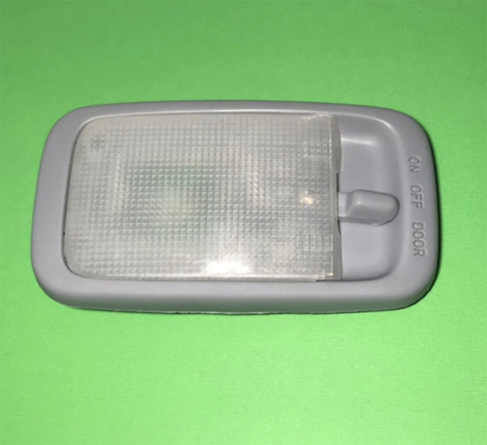 Bombilla interior domo luz se adapta a Toyota 05-15 Hilux 4Runner Truck GGN KUN LAN TGN Foto 1 de 1