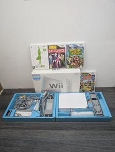 Nintendo Wii Console Boxed With Games - RVL-001 - Picture 1 of 19