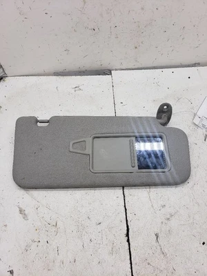 Parasol para pasajeros sin iluminación sedán se adapta a 10-13 FORTE 724400 Foto 1 de 4