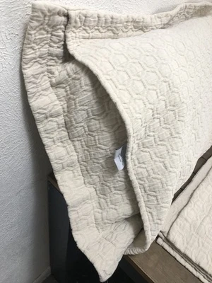 "Juego de callejón de pavo real matelasse hexagonal tamaño king fundas beige algodón 20x34"" usado en excelente estado" Foto 1 de 4