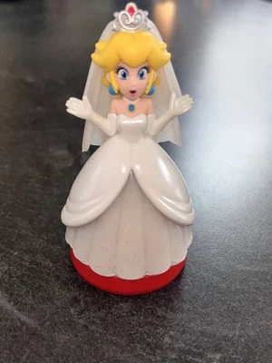 Nintendo Super Mario Odyssey Peach Wedding Outfit Amiibo Figurine - Image 1 of 4
