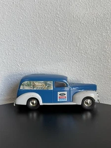 Ford Panel Van 1940 Banca di Natale New Holland oggetto da collezione - Foto 1 di 6