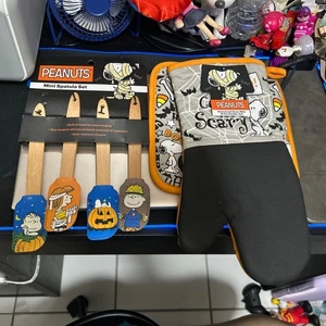 Neu Erdnuss Snoopy Halloween Küche Ofenhandschuh & Topflappen mit Mini Spatel Set - Bild 1 von 2