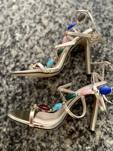 SHEIN WOMENS GOLD STILETTO SANDALS WITH JEWEL DECOR NEW WITH BOX SIZE 39 UK5.5 - Picture 1 of 12