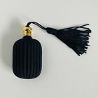 Mini bouteille de parfum en verre noir nervurée avec haut en or et gland noir vintage