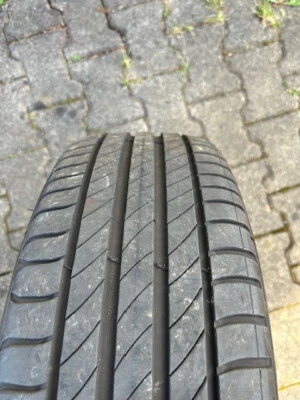 4 Aluräder mit sehr guten Sommerreifen auf ALUFELGEN FÜR VW Golf, T-Roc - Bild 1 von 4