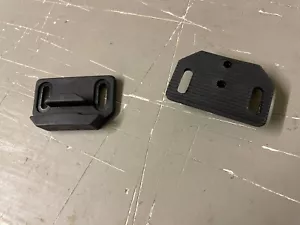 2 X Adjustable CARAVAN MOTORHOME POLYPLASTIC WINDOW CATCH LOCK PLATE - Picture 1 of 5