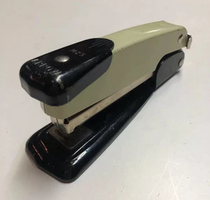 Vintage Small Arrow M25 Office / Home Collectible Stapler Black White - Picture 1 of 2