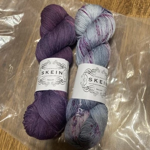 New Australian Skein Yarns Lot Of 2 85% Merino 15% Nylon Autumn Plum Love Buzz - Picture 1 of 5