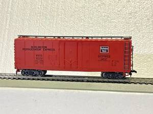 Burlington Route HO Express 40' ROCO Refrigerated Car, B.R.E.X. 67170 - Picture 1 of 6