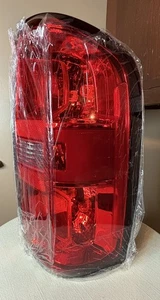 New Tail Light Fit for 2015-2022 Chevrolet Colorado Passenger Side Right w Bulb - Picture 1 of 10