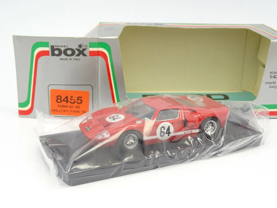 Modello Box 1/43 - Ford Gt 40 Mallory Park 1968 N.64 - Immagine 1 di 1
