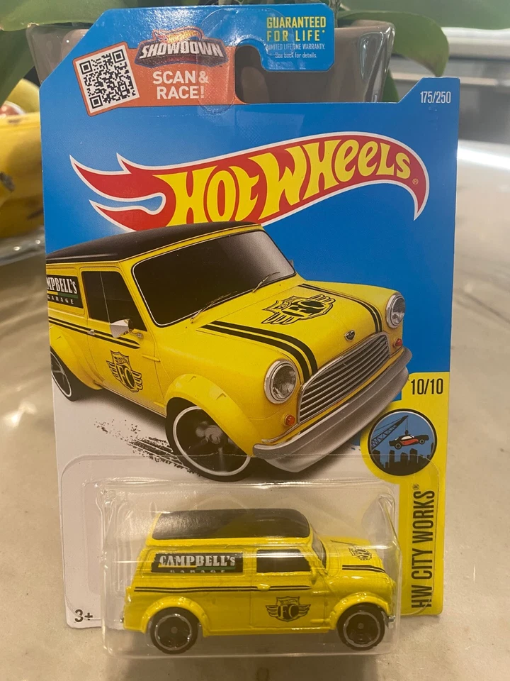 2016 Hot Wheels 175 Hw Città Fabbrica 10/3m67 Austin Mini Furgone Giallo W/ - Immagine 1 di 1