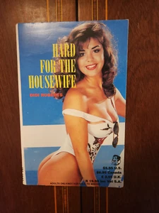 HARD FOR THE HOUSEWIFE DIDI ROBERTS JUST DID IT PUBLICATIONS VINTAGE SLEAZE SMUT - Bild 1 von 4