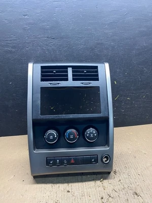 Jeep Liberty 2008 a 2012 tablero control de temperatura climático radio bisel T1835 DG Foto 1 de 4