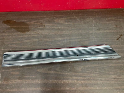 Oldsmobile 98 Lh 1964 cuarto inferior panel moldura nos 423 Foto 1 de 4