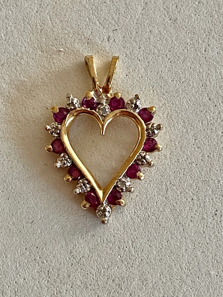 10K YELLOW GOLD DIAMOND & PINK SAPPHIRE HEART SHAPED PENDANT - Image 1 of 4