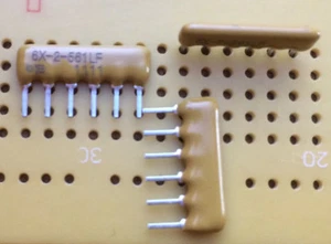 560 Ohm 2%  6 pin SIP 3 Isolated Resistor Array Bourns 4606X-102-561 0.75W - Picture 1 of 1
