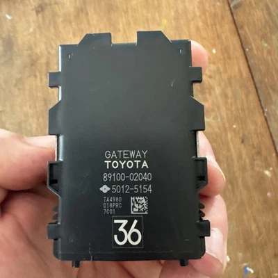 Toyota Corolla 2017 módulo de control de puerta de enlace de red 89100-02040 OEM 16 17 18 19 Foto 1 de 3