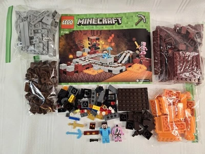 LEGO 21130 Minecraft: The Nether Railway Minifiguras Cubo de Magma Steve Pigman Zombie Foto 1 de 4