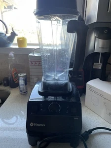 Vitamix 5200 Blender - Tested - Complete Except Plunger - Black - Picture 1 of 5