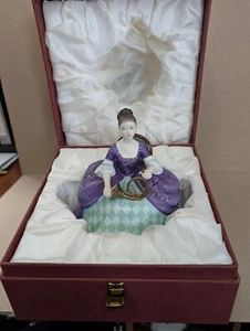 Royal Doulton - Lady Musicians - Corno Francese HN-2795 Edizione Limitata - Scatola - Foto 1 di 8
